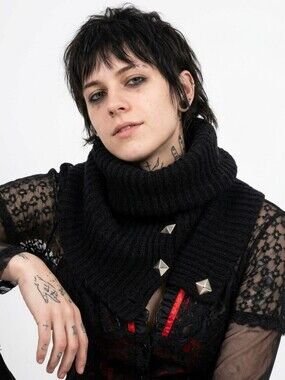 Point Zero Stud Scarf